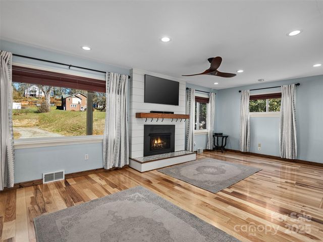 133 Axley Street, Canton, NC 28716