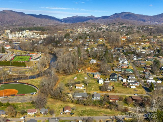 133 Axley Street, Canton, NC 28716