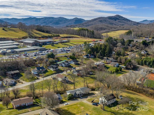 133 Axley Street, Canton, NC 28716