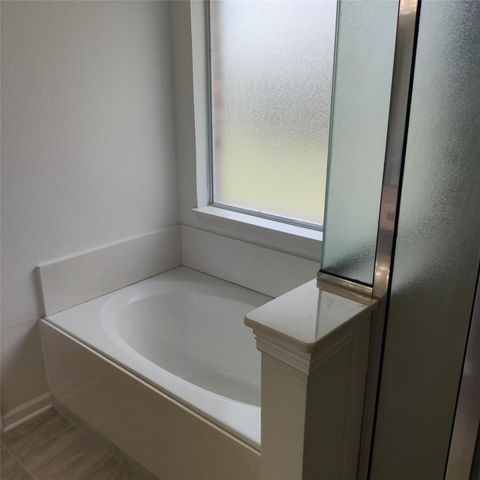 222 Chesterfield Circle, Waxahachie, TX 75165