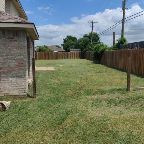 222 Chesterfield Circle, Waxahachie, TX 75165