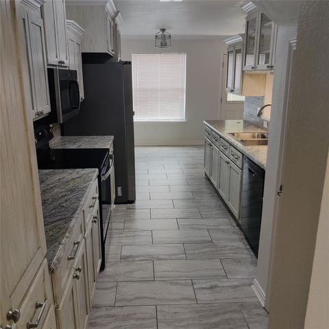 222 Chesterfield Circle, Waxahachie, TX 75165