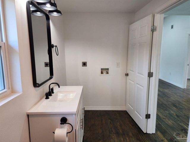 213 Wilson Ave, Atmore, AL 36502