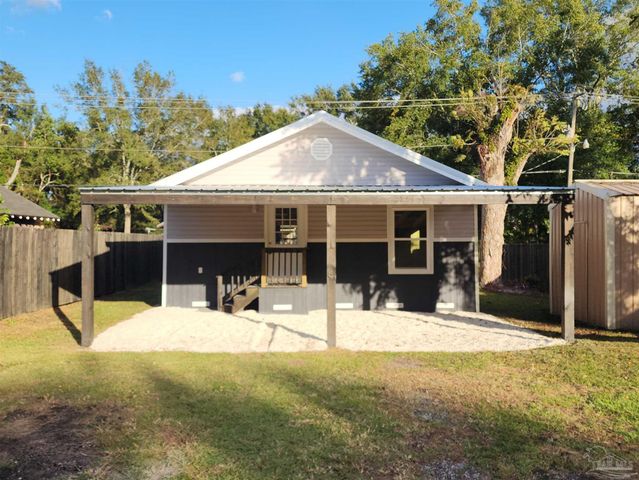 213 Wilson Ave, Atmore, AL 36502