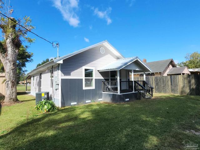 213 Wilson Ave, Atmore, AL 36502