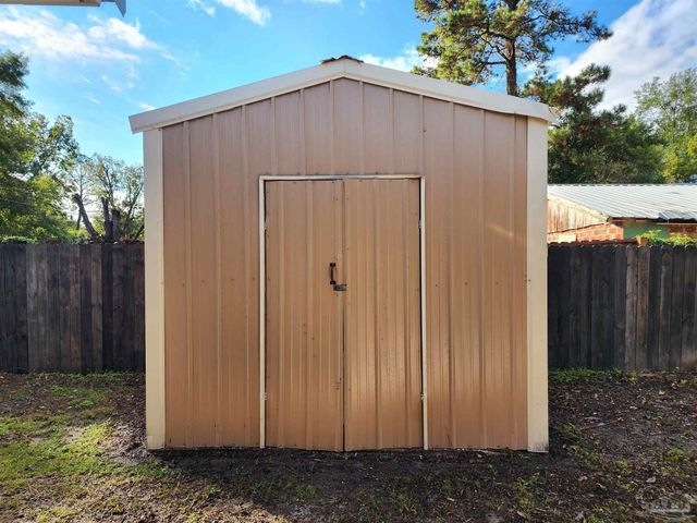 213 Wilson Ave, Atmore, AL 36502