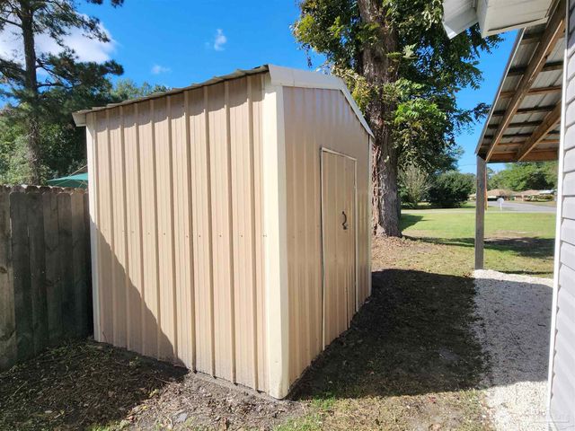 213 Wilson Ave, Atmore, AL 36502