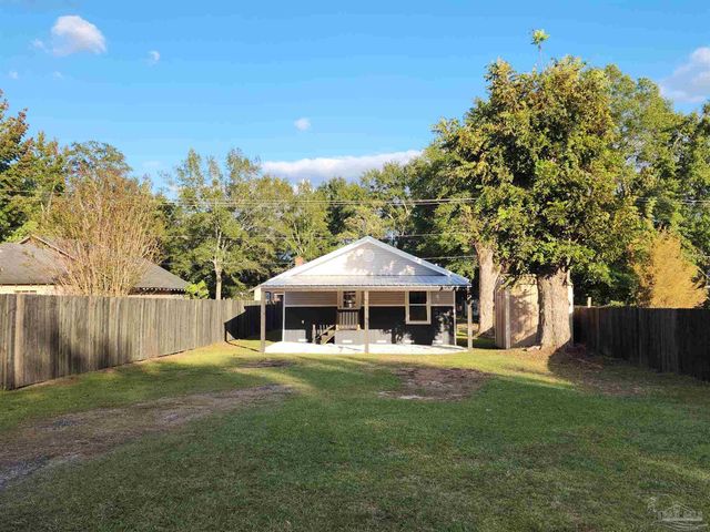 213 Wilson Ave, Atmore, AL 36502