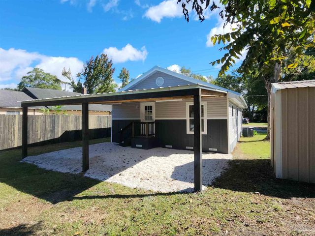 213 Wilson Ave, Atmore, AL 36502