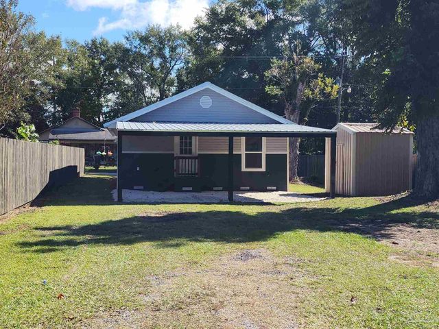 213 Wilson Ave, Atmore, AL 36502
