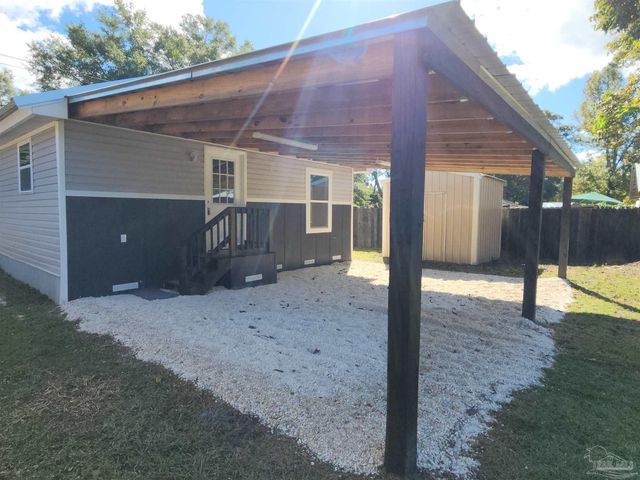213 Wilson Ave, Atmore, AL 36502