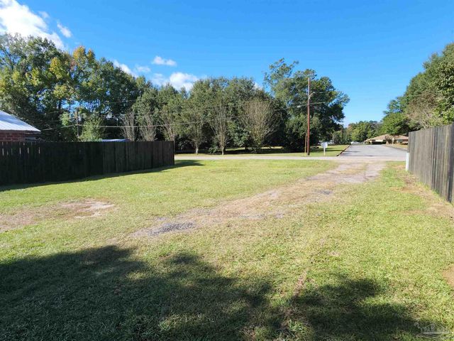 213 Wilson Ave, Atmore, AL 36502