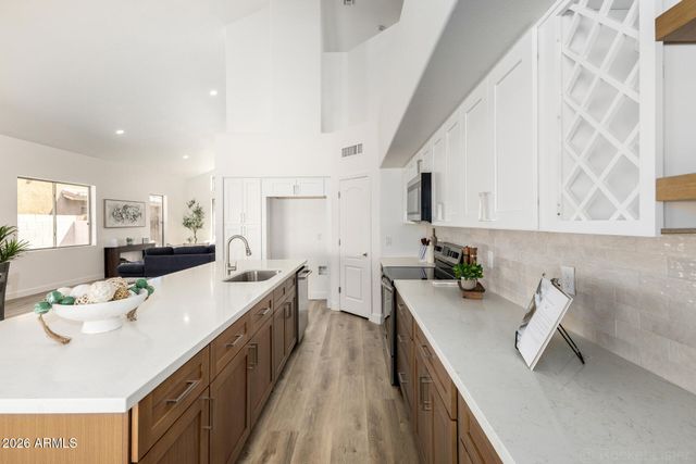 16054 W HEARN Road, Surprise, AZ 85379