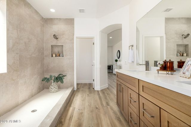 16054 W HEARN Road, Surprise, AZ 85379