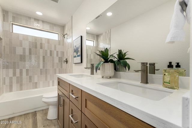 16054 W HEARN Road, Surprise, AZ 85379