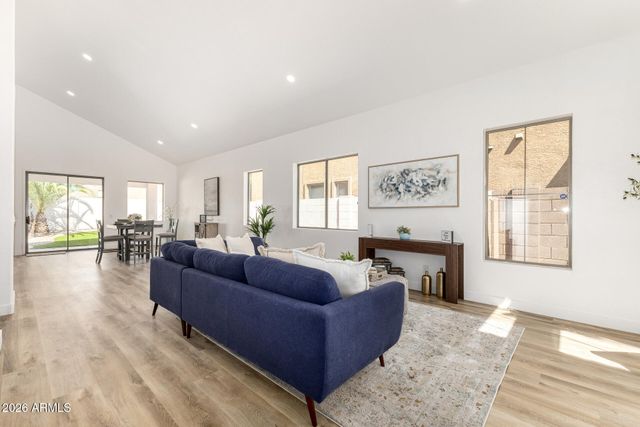 16054 W HEARN Road, Surprise, AZ 85379