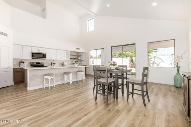 16054 W HEARN Road, Surprise, AZ 85379