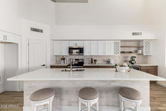 16054 W HEARN Road, Surprise, AZ 85379