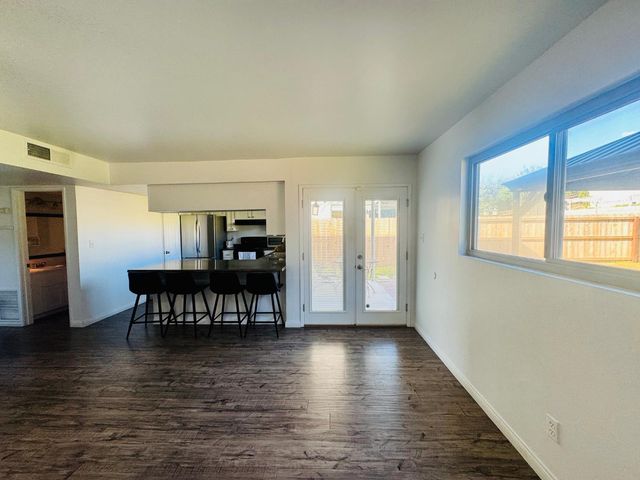 5308 Eastridge Court, Bakersfield, CA 93306