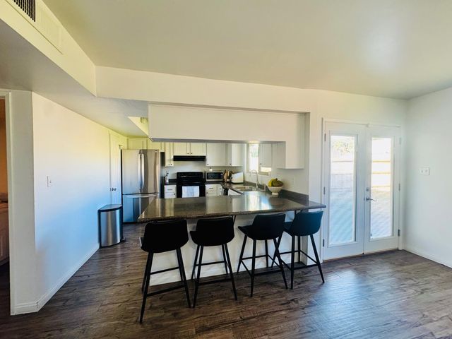 5308 Eastridge Court, Bakersfield, CA 93306