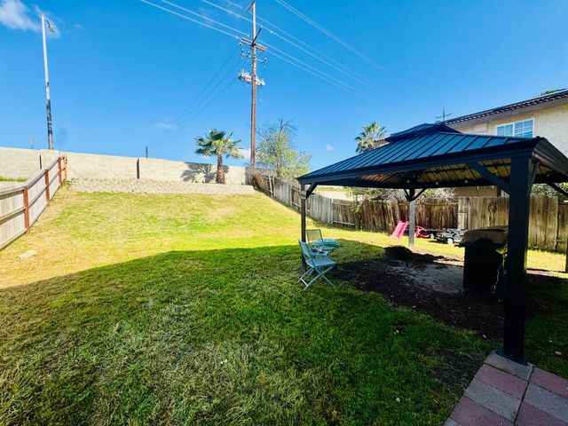 5308 Eastridge Court, Bakersfield, CA 93306