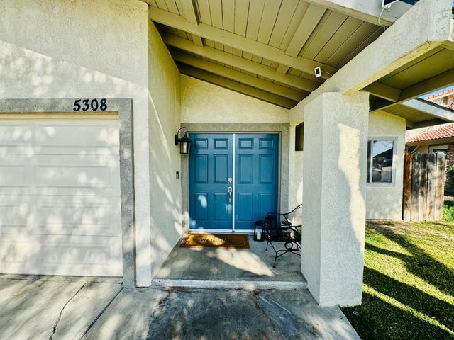 5308 Eastridge Court, Bakersfield, CA 93306
