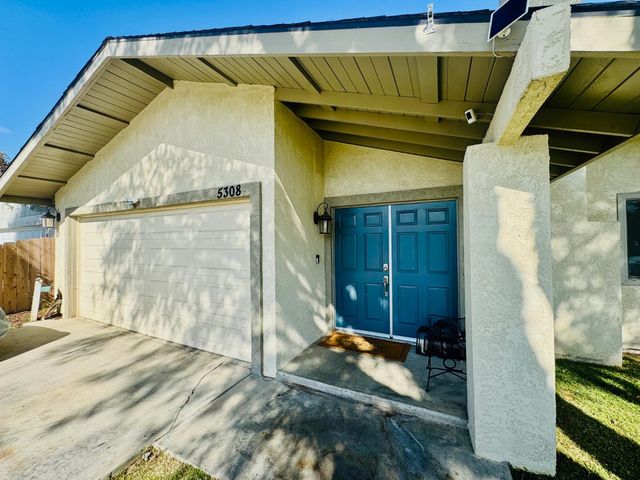 5308 Eastridge Court, Bakersfield, CA 93306