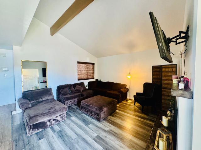 5308 Eastridge Court, Bakersfield, CA 93306