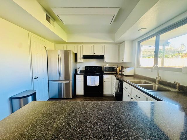 5308 Eastridge Court, Bakersfield, CA 93306