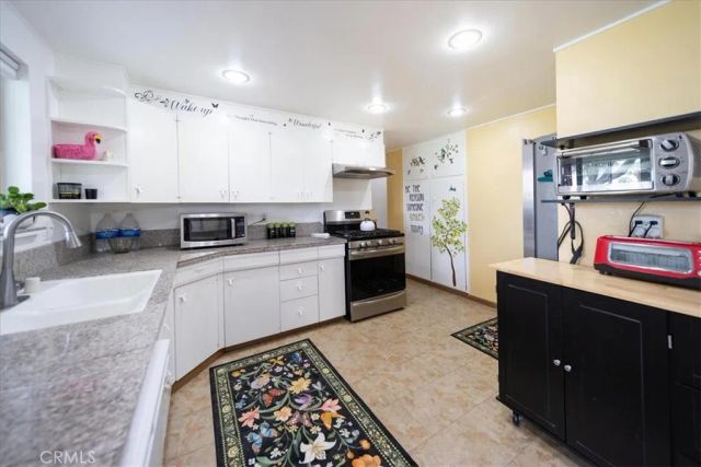 451 Olympia, Hemet, CA 92543