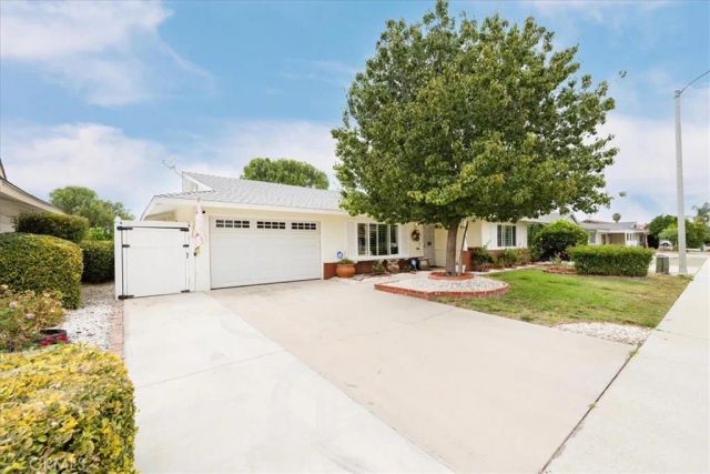 451 Olympia, Hemet, CA 92543
