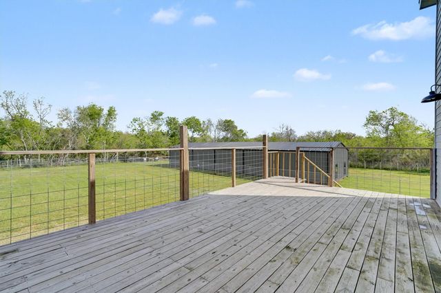 9406 Avenue E, Liverpool, TX 77577