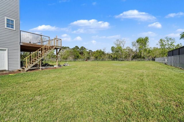 9406 Avenue E, Liverpool, TX 77577