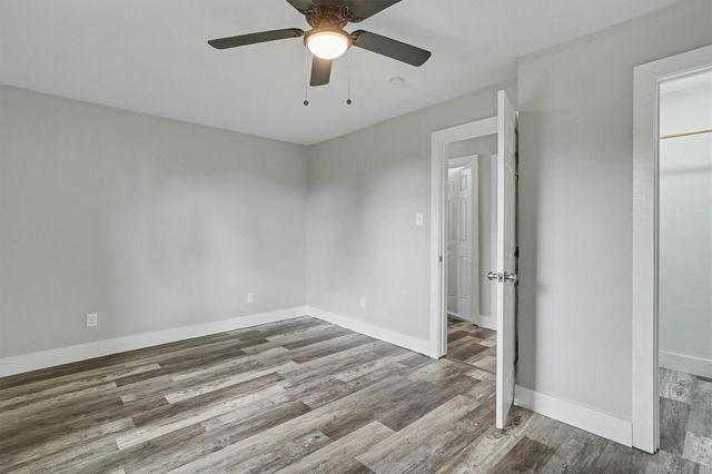 9406 Avenue E, Liverpool, TX 77577