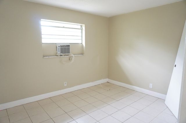 1601 W 37th Street 7, West Palm Beach, FL 33404