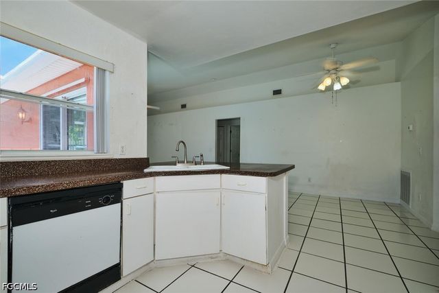 2813 SW 43rd ST, Cape Coral, FL 33914