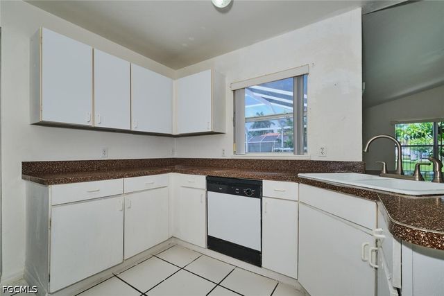 2813 SW 43rd ST, Cape Coral, FL 33914