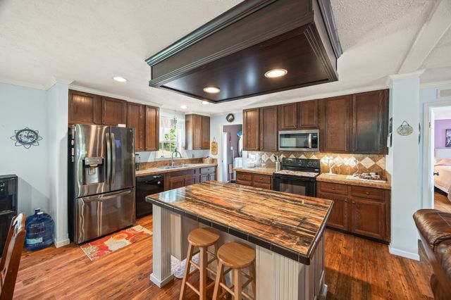 142 Tobe Lane, Celina, TN 38551