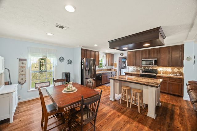 142 Tobe Lane, Celina, TN 38551