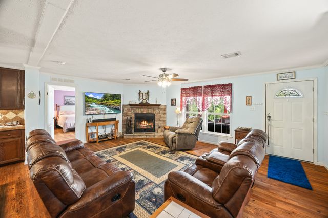 142 Tobe Lane, Celina, TN 38551