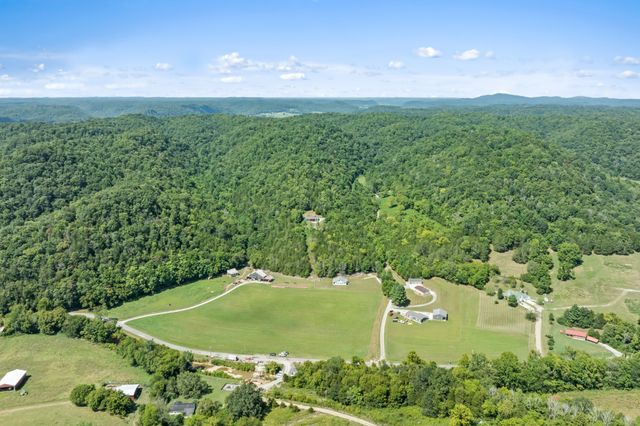 142 Tobe Lane, Celina, TN 38551