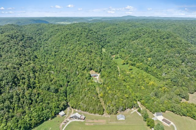 142 Tobe Lane, Celina, TN 38551