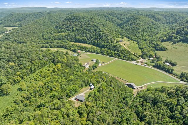 142 Tobe Lane, Celina, TN 38551