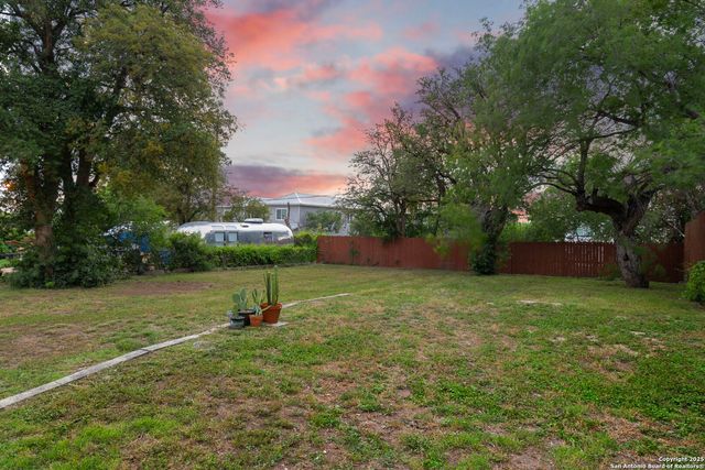 527 Eleanor Ave, San Antonio, TX 78209