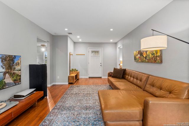527 Eleanor Ave, San Antonio, TX 78209