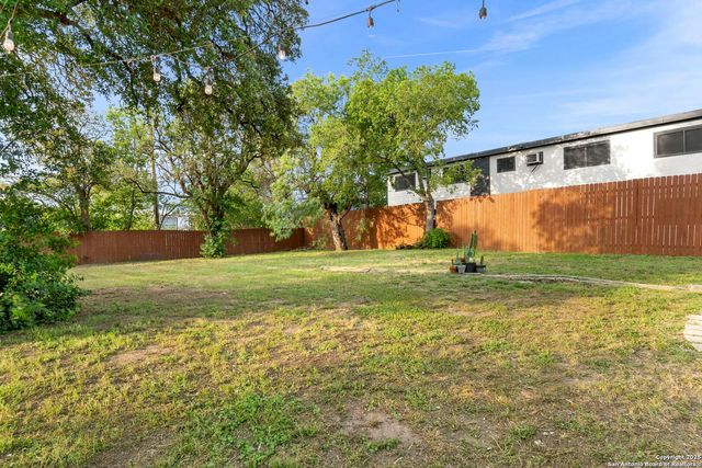 527 Eleanor Ave, San Antonio, TX 78209
