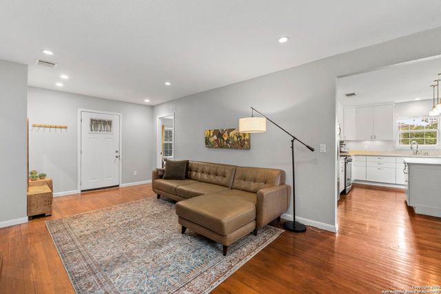 527 Eleanor Ave, San Antonio, TX 78209