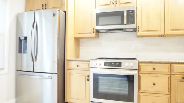 24 Overlook Drive 24, Monroe, CT 06468