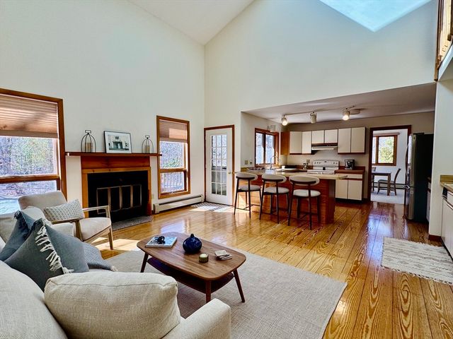 103 Meadow View Road, Oak Bluffs, MA 02557