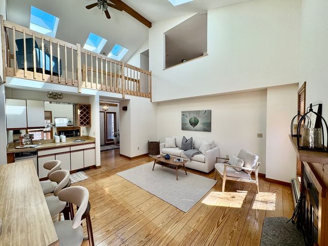 103 Meadow View Road, Oak Bluffs, MA 02557